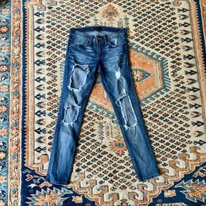 Flying Monkey Basic Distressed Jeans